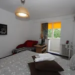 Piata Resita Host Apartmán *